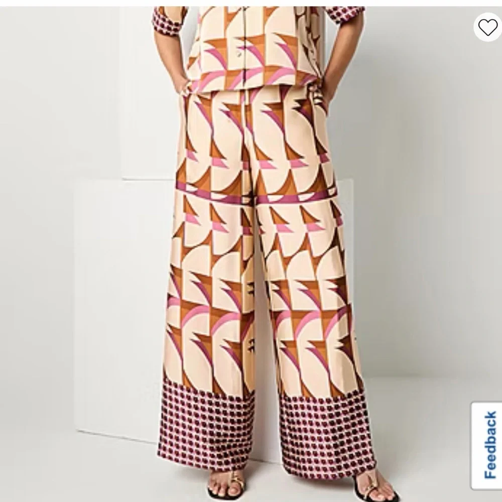 Stylish Wide-Leg Patterned Pants - Picture 1 of 3